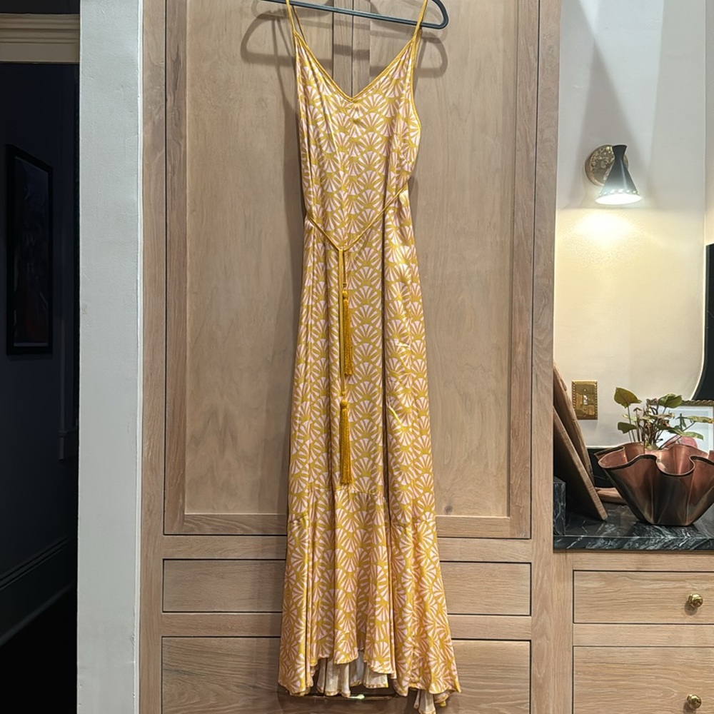 Azulu dress. Beautiful pattern. Worn 1x. Lined.
